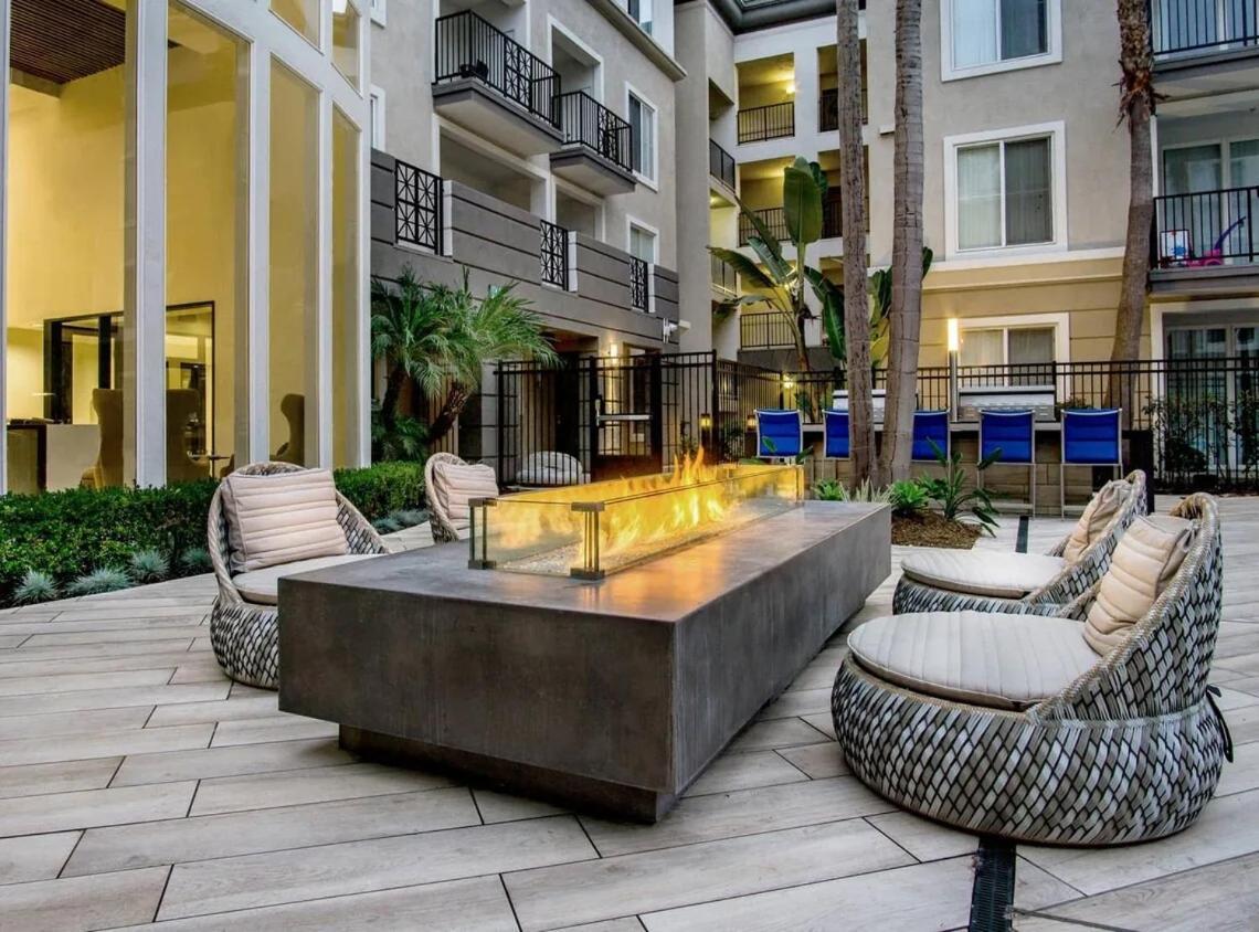 The Electric Blue Abode With A Gorgeous Pool View Apartment Los Angeles Exterior photo